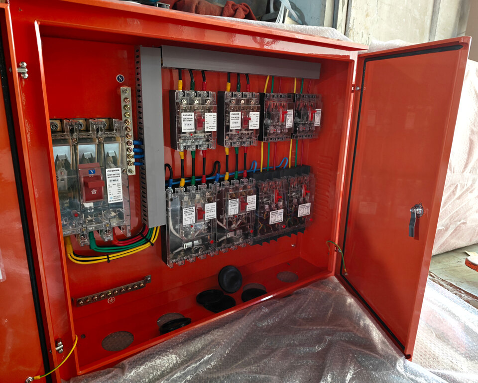 Sa pag-init ng pandaigdigang imprastraktura, paano makakasabay ang mga pamantayan sa pamamahagi ng kuryente para sa mga construction site? Ang Ouyue Electric ay naglunsad ng isang mataas na proteksyon na Stainless Steel Outdoor Left and Right Double-Door Box