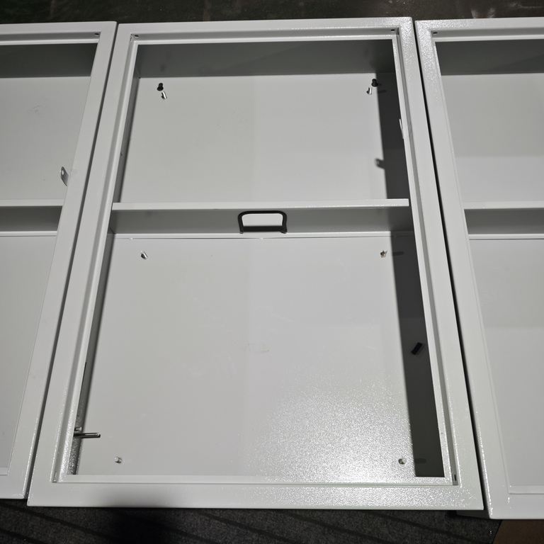 Ang Ouyue Electric ay naglunsad ng isang double-layer separated metal distribution box shell: na may hiwalay na malakas at mahinang kasalukuyang zone at pre-installed studs, pinaikli nito ang oras ng pagpupulong para sa mga kumpletong set
