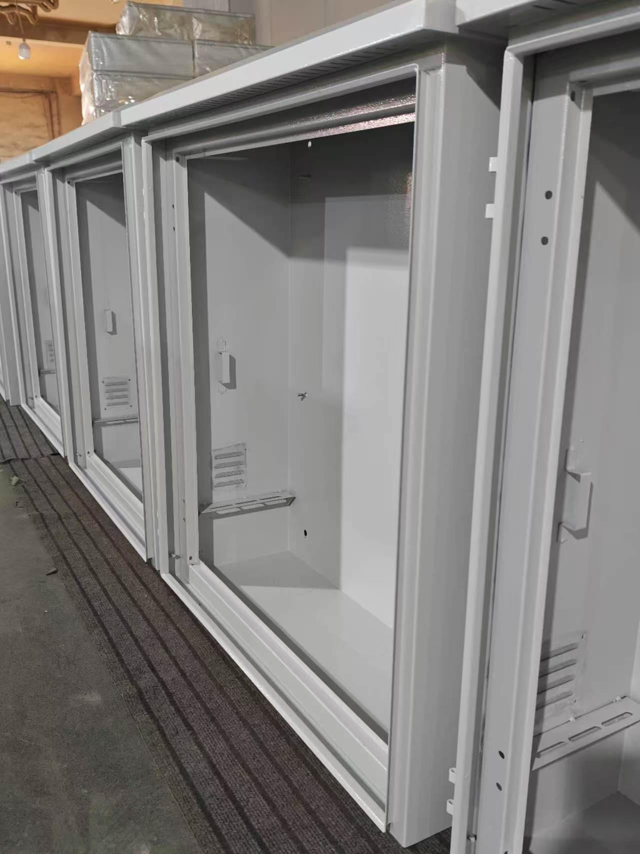 Outdoor Rainproof Distribution Box: Anim na Detalye sa Loob